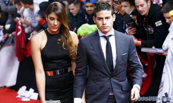 皇马球迷出言侮辱J罗娇妻 怒了!他决心出走曼联